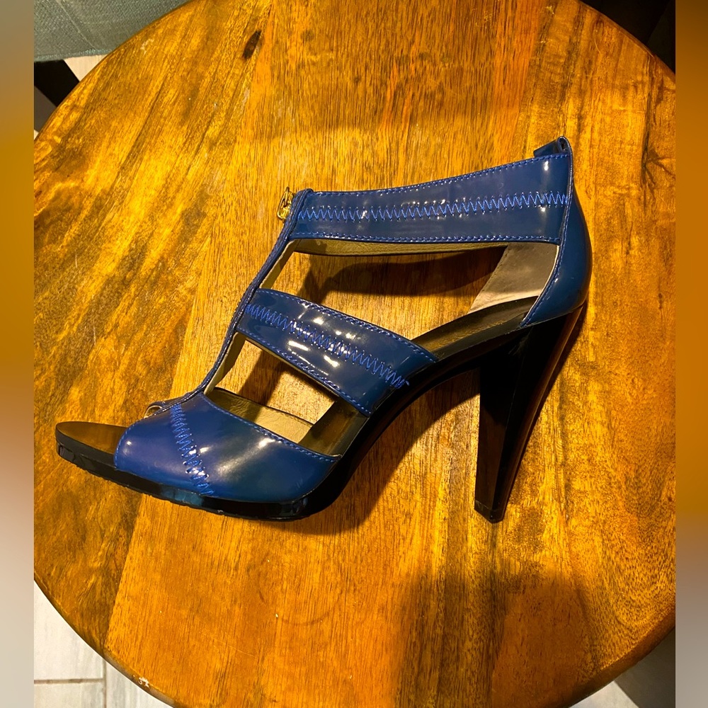 Michael Kors blue patent leather zipper close heels